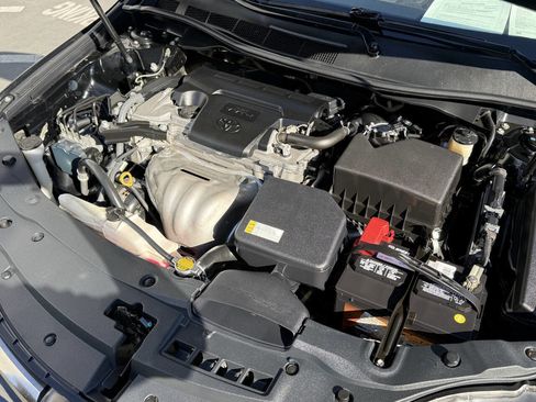 Used 2015 Toyota Camry SE image 16