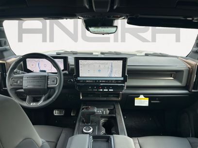 New 2025 GMC Hummer EV 2X w/ LPO, Sport Package