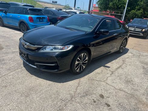 Used 2017 Honda Accord Touring image 5