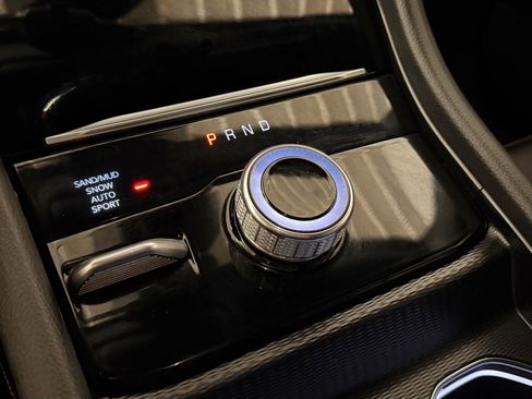 Used 2025 Jeep Grand Cherokee L Limited w/ Black Appearance Package image 28