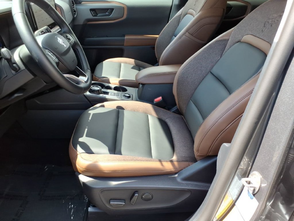 Certified 2025 Ford Bronco Sport Outer Banks w/ Outer Banks Tech Package+ AWD/4WD image 13