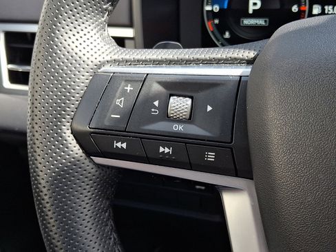 Used 2024 Mitsubishi Outlander SE image 22