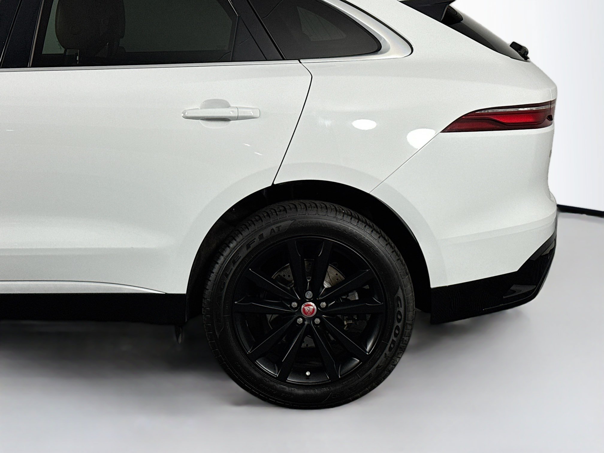 Used 2023 Jaguar F-PACE S AWD/4WD image 42