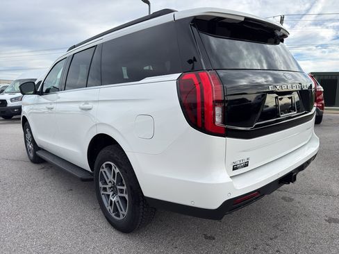 New 2025 Ford Expedition Active image 7