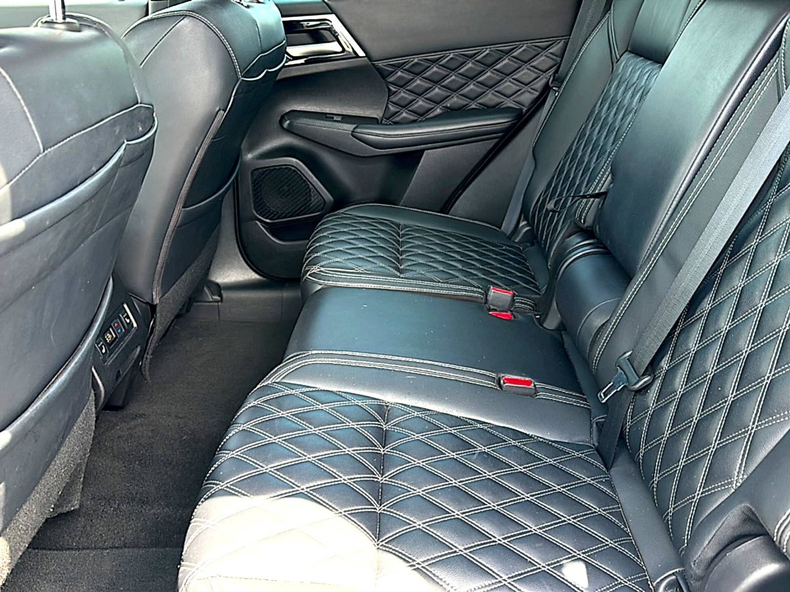 Used 2023 Mitsubishi Outlander SEL FWD image 18