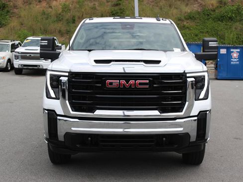 Used 2025 GMC Sierra 3500 Pro w/ Convenience Package AWD/4WD image 2