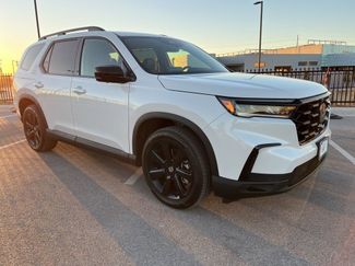 Used 2025 Honda Pilot Black Edition video 3