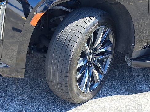 Used 2023 Cadillac Escalade ESV Sport AWD/4WD image 36