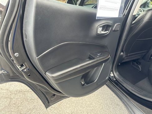 Used 2021 Jeep Compass Latitude w/ Sun and Sound Group image 21