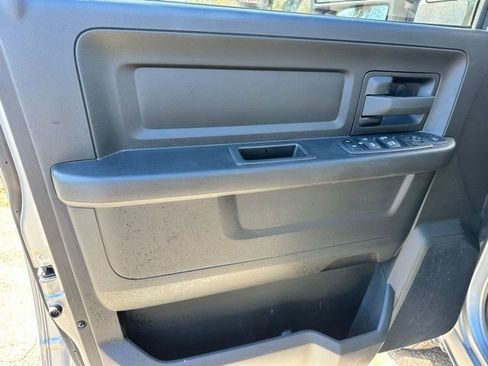 Used 2024 RAM 2500 Tradesman w/ Chrome Appearance Group image 19