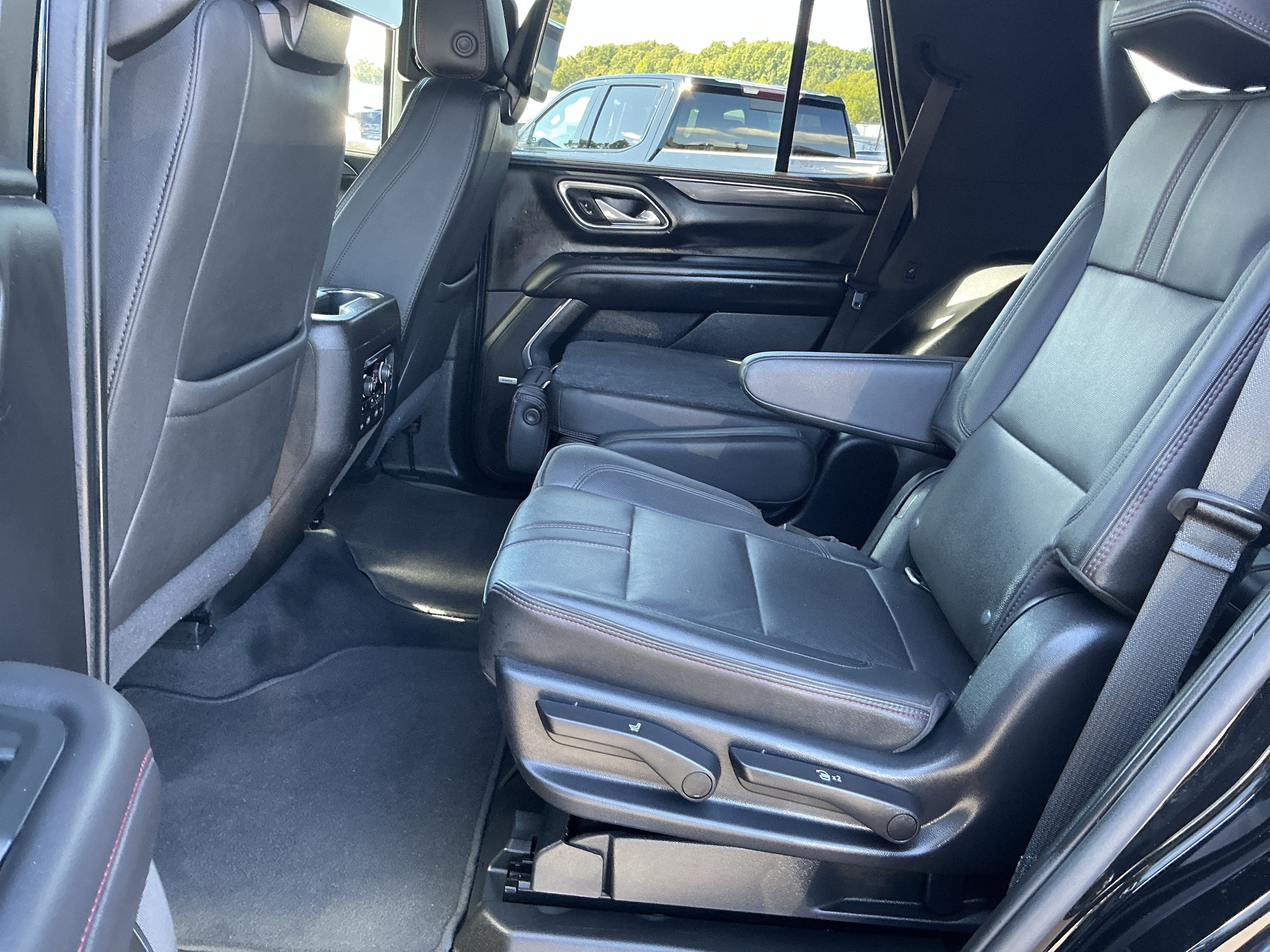 Used 2021 Chevrolet Tahoe RST w/ Luxury Package AWD/4WD image 10