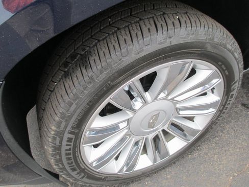 Used 2019 Cadillac Escalade Platinum image 11