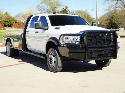 Used 2024 RAM 5500 Tradesman w/ Chrome Appearance Group image 5