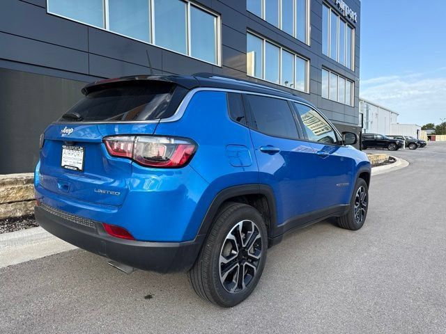 Used 2022 Jeep Compass Limited AWD/4WD image 3