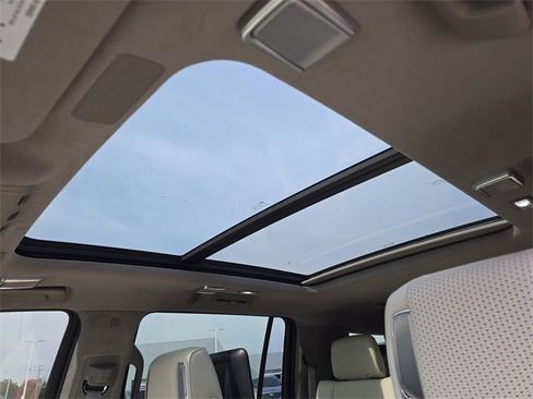 Certified 2023 Cadillac Escalade ESV Premium Luxury Platinum w/ LPO, Radiant Package image 19