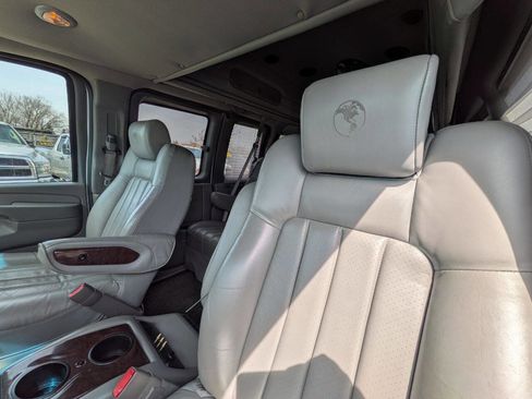 Used 2011 Chevrolet Express 3500 LT w/ LT Preferred Equipment Group image 12