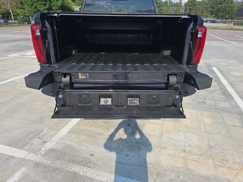 Used 2024 GMC Sierra 2500 Denali Ultimate AWD/4WD image 13
