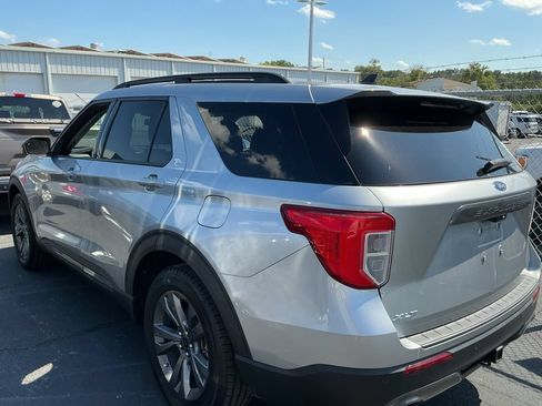 Used 2023 Ford Explorer XLT w/ Equipment Group 202A RWD image 5