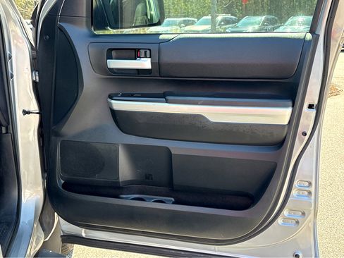 Used 2017 Toyota Tundra SR5 w/ SR5 Upgrade Package image 10