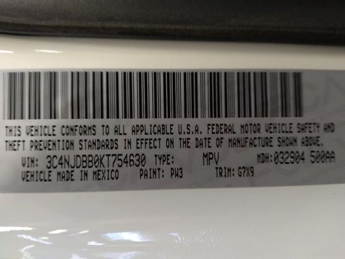 Used 2019 Jeep Compass Latitude w/ Cold Weather Group AWD/4WD image 33