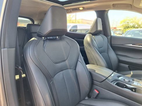 Used 2025 INFINITI QX60 Pure image 28