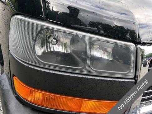 Used 2020 GMC Savana 2500 RWD image 23