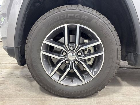 Used 2018 Jeep Grand Cherokee Limited w/ Trailer Tow Group IV AWD/4WD image 18