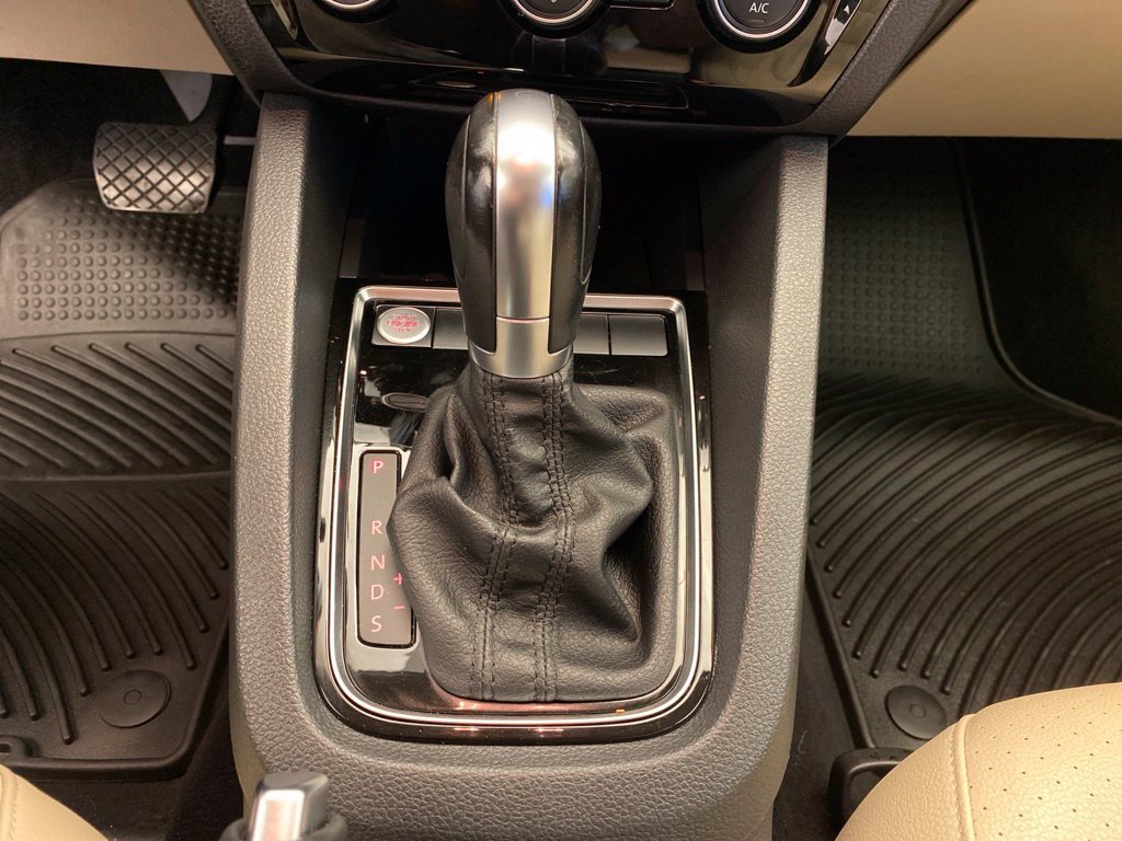 Used 2018 Volkswagen Jetta SEL FWD image 19