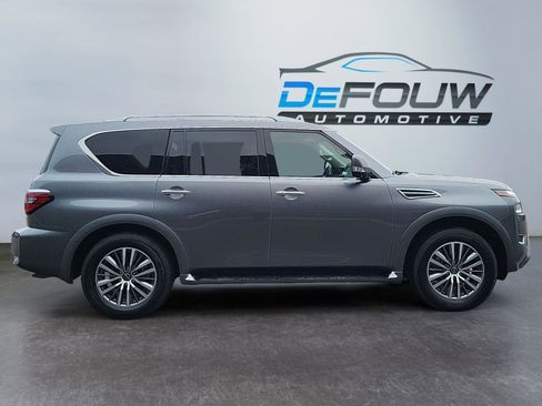 Used 2024 Nissan Armada SL w/ Captain's Chairs Package image 2