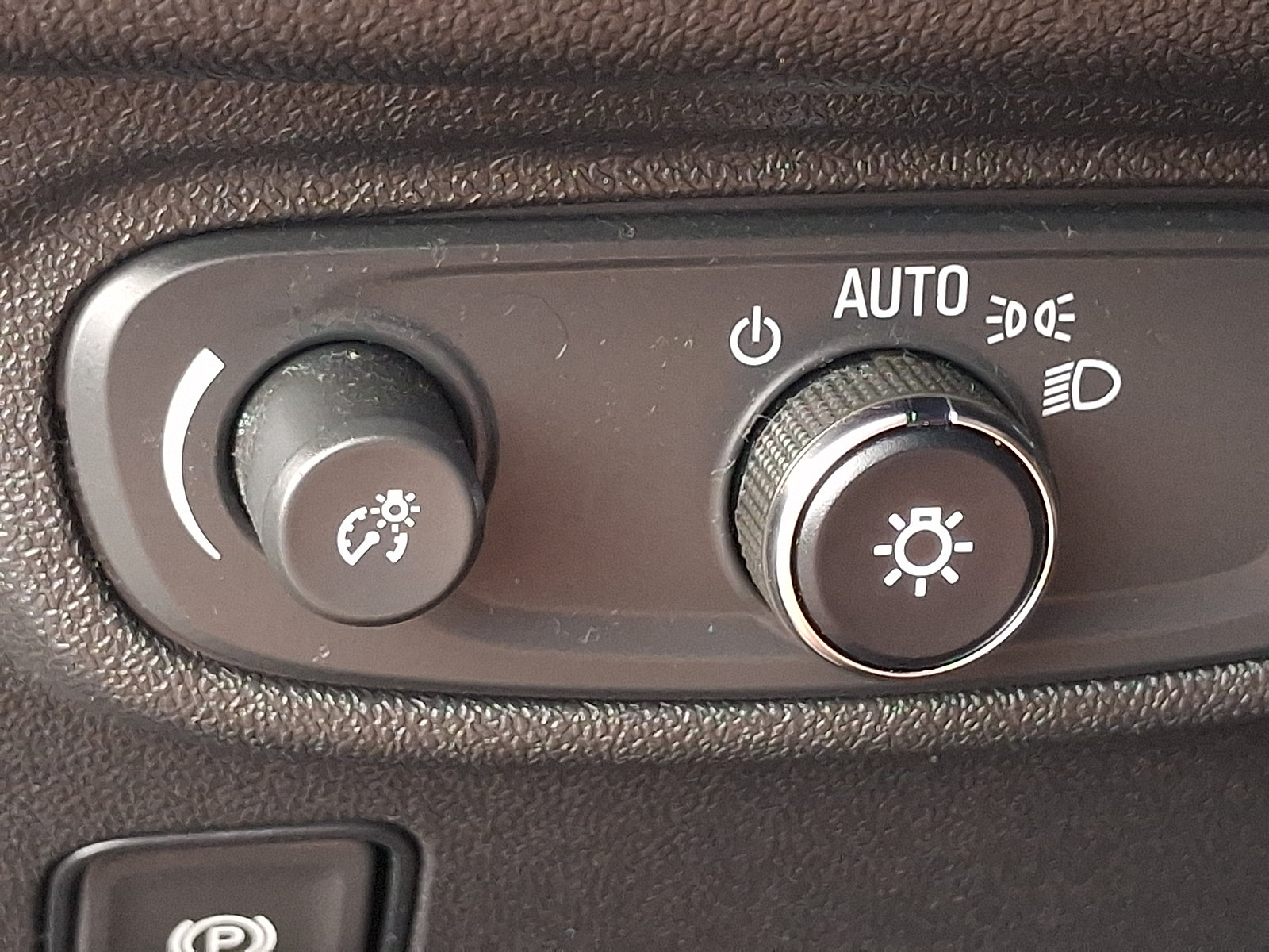 Used 2024 GMC Terrain SLE w/ Driver Convenience Package AWD/4WD image 25