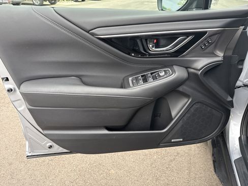 Used 2025 Subaru Outback Touring XT w/ Tech Package 2 image 17