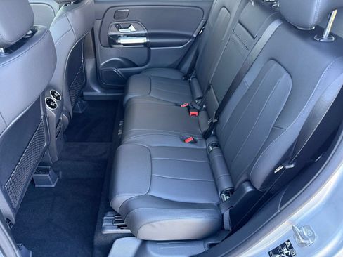 Used 2026 Mercedes-Benz GLB 250 image 15