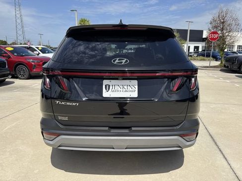 Used 2025 Hyundai Tucson SEL FWD image 6