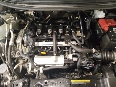 Used 2025 Nissan Versa SV FWD image 30