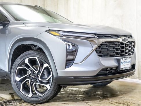 New 2026 Chevrolet Trax RS w/ Sunroof Package image 3