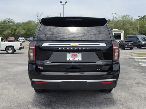 Used 2023 Chevrolet Suburban LT RWD image 4