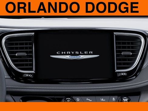 New 2026 Chrysler Pacifica Select image 18