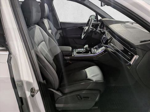 Certified 2025 Audi Q7 Premium w/ Convenience Package image 27