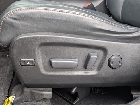 Used 2016 Toyota Highlander XLE FWD image 11