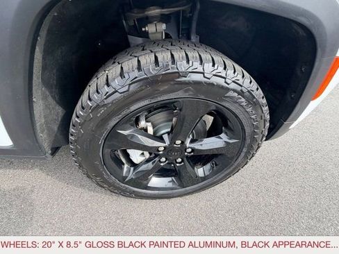 Certified 2023 Jeep Grand Cherokee Limited w/ Luxury Tech Group II image 8