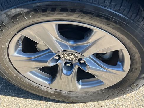 Certified 2022 Toyota RAV4 LE AWD/4WD image 15