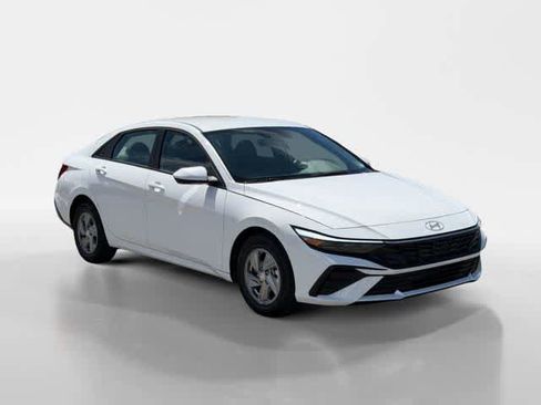 New 2026 Hyundai Elantra SE FWD image 7