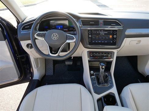 Certified 2022 Volkswagen Tiguan SE image 22