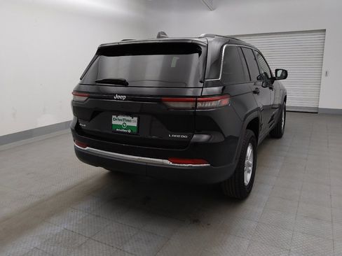 Used 2023 Jeep Grand Cherokee Laredo AWD/4WD image 7