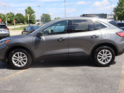 Used 2022 Ford Escape SE image 4