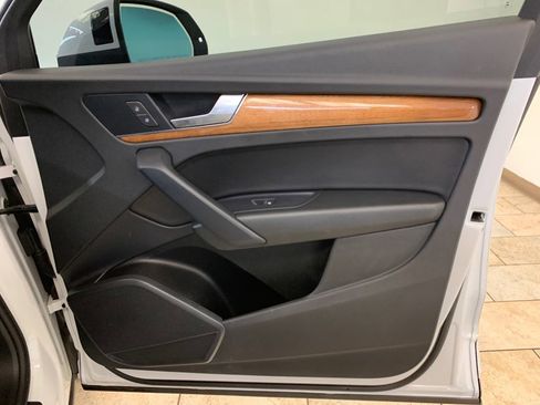 Used 2023 Audi Q5 2.0T Premium w/ Convenience Package AWD/4WD image 58