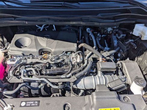 Used 2025 Toyota Sienna LE image 31