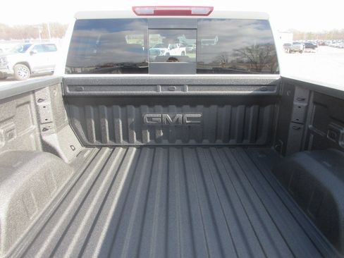 New 2026 GMC Sierra 1500 SLT image 7