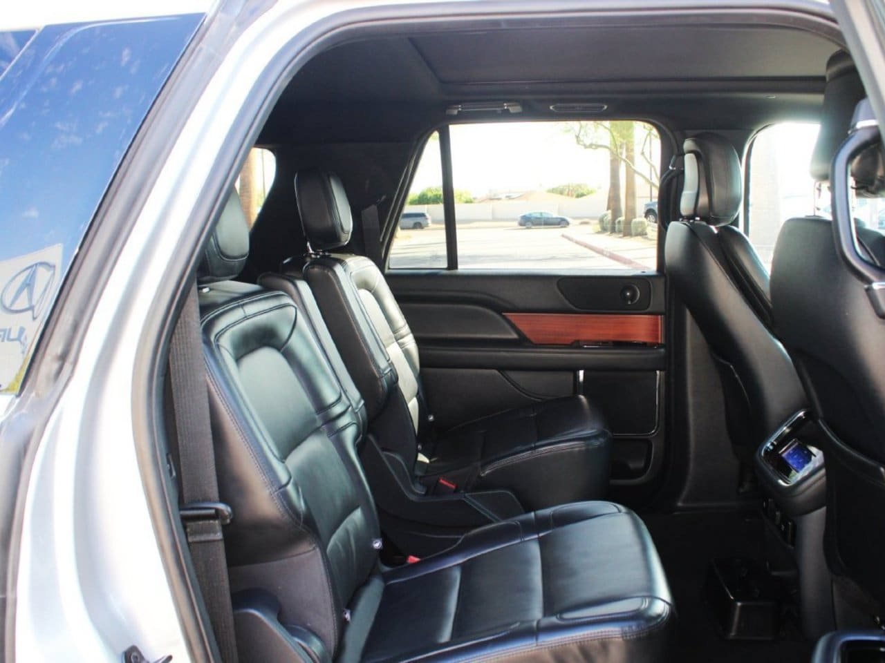 Used 2024 Lincoln Navigator L 4WD image 14