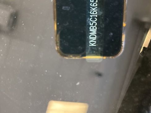 Used 2019 Kia Sedona EX FWD image 8